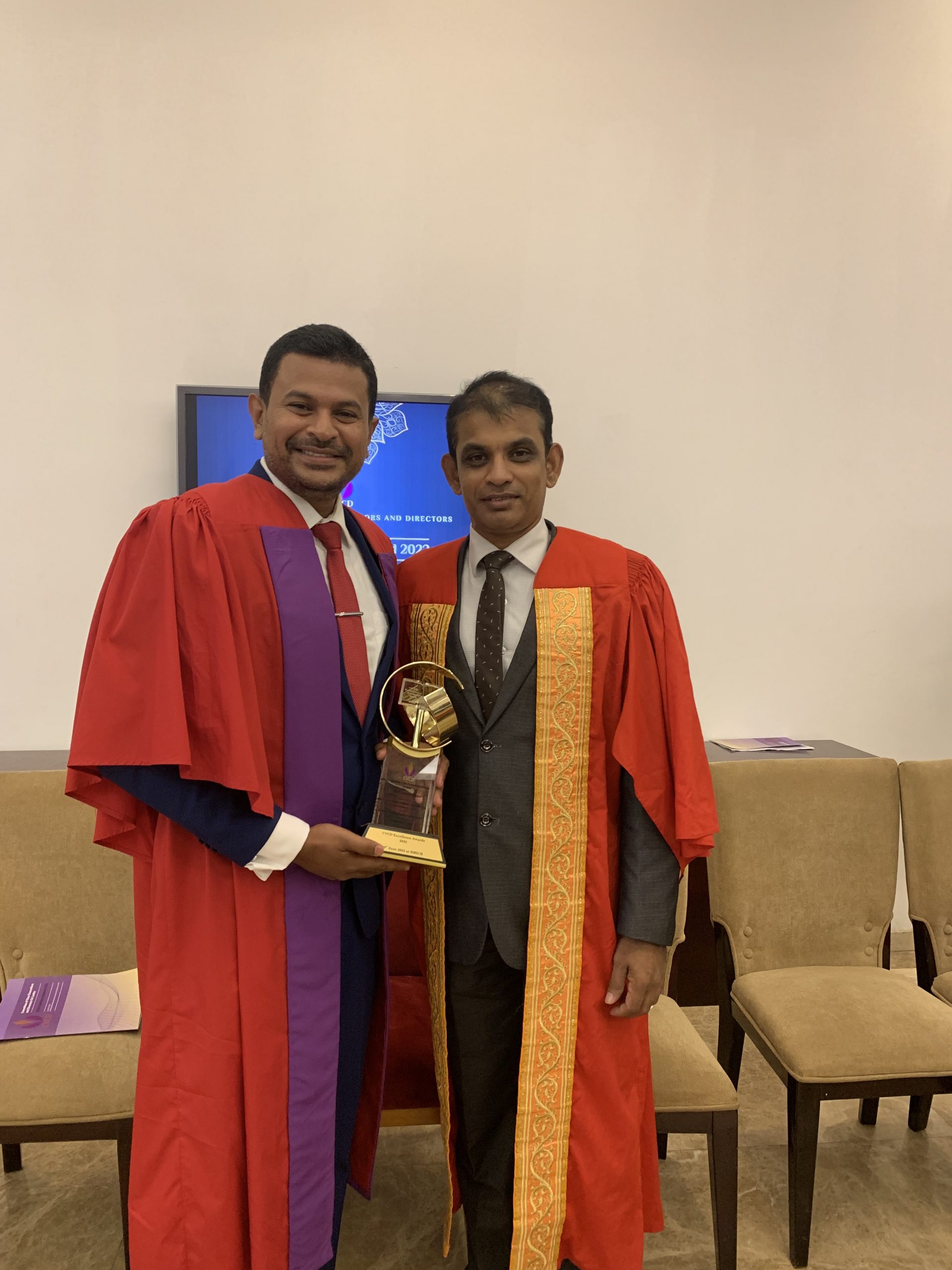 dr-manoj-samarathunga-decorates-rajarata-university-of-sri-lanka-with-a-cvcd-award-rajarata